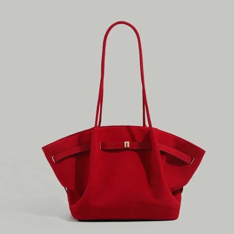 Autumn/Winter New Womens Large Capacity Handbag Chamois Leather Matte Garbage Bag High End Single Shoulder Bottom Bag W250425