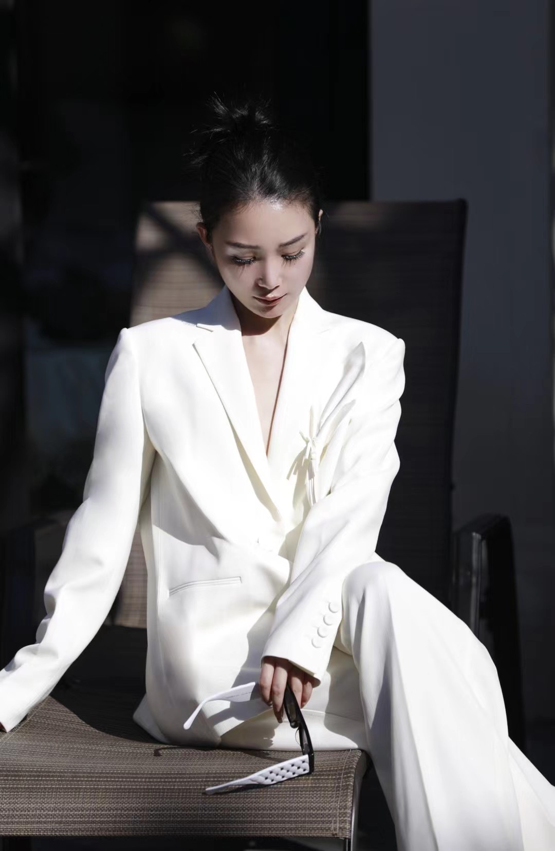 Vogue Paris 2025 Fashion Week Show jacket Customized Fashion Tailored clothing mens and womens Fashion Paris.M41