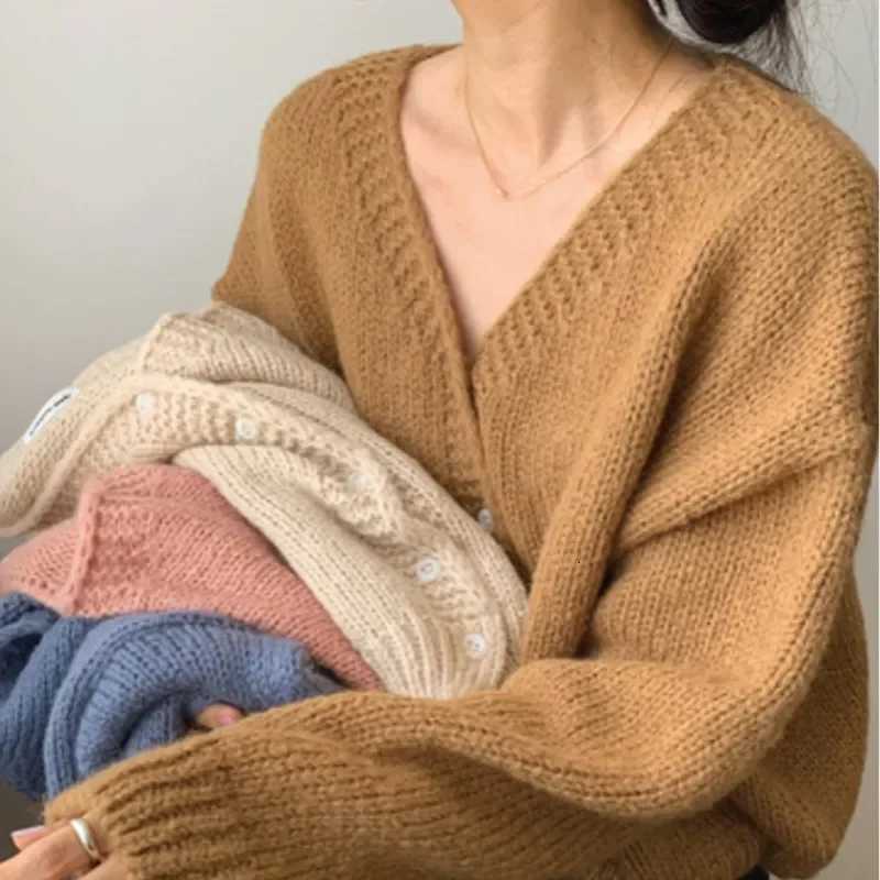 New Chic Autumn/Winter V-neck Cardigan Womens Long-sleeved Sweater Single-breasted Knitwear Sweet Casual Fashion OuterwearT251125