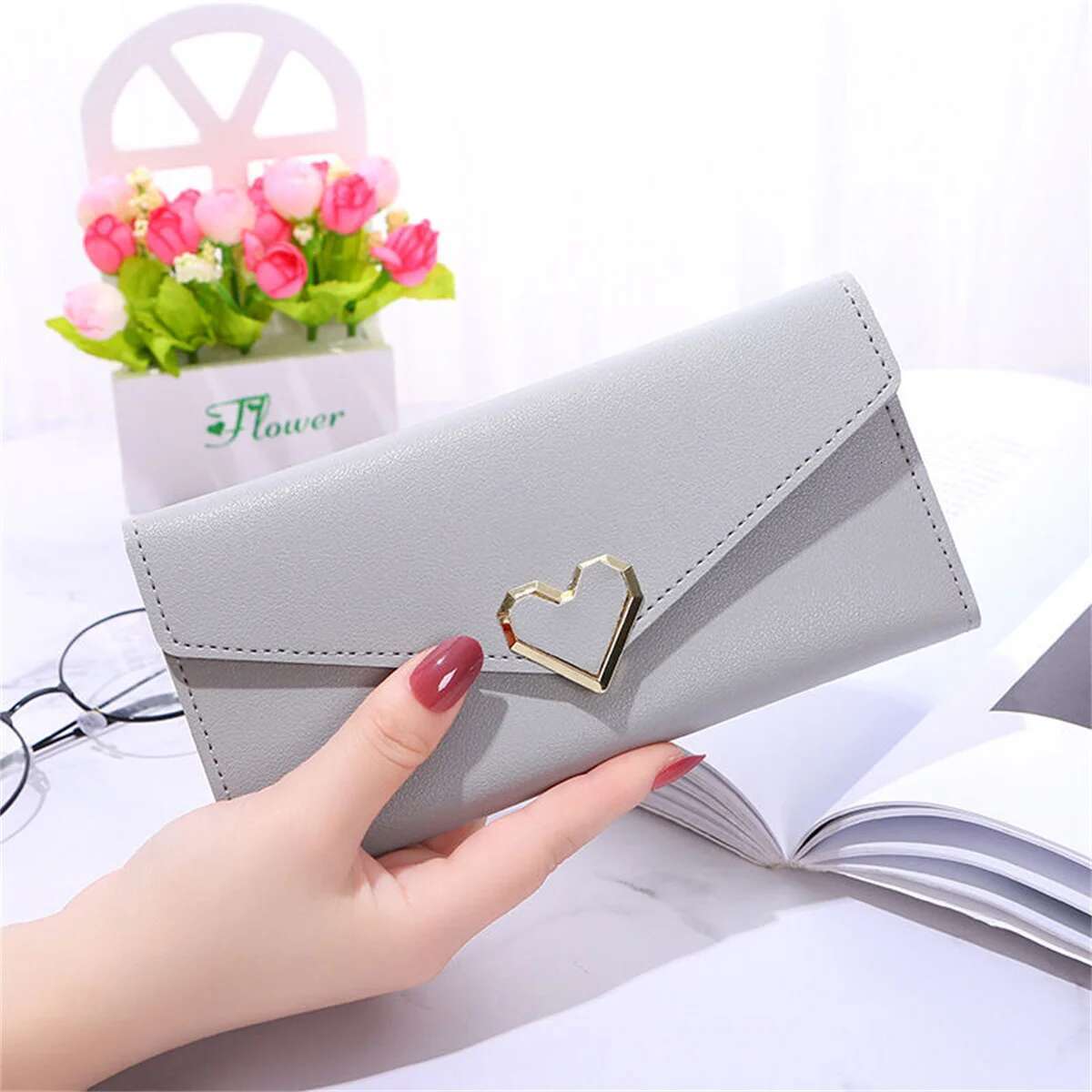 2024 New Plain Heart-Shaped Ladies Multi-Card Buckle Mobile Phone Women's Long Wallet