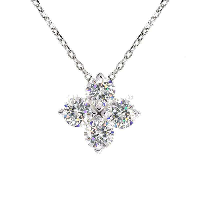 Sterling Sier Four-Leaf Lucky Clover with 4mm Round Cut D/VVS White Diaspore Pendant Necklace