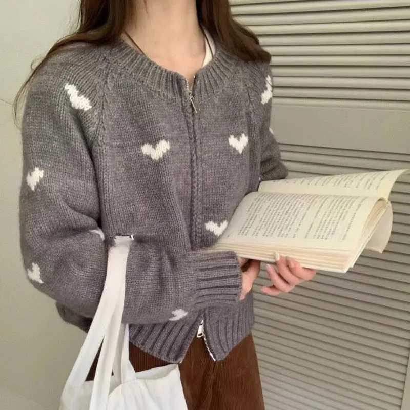 Round neck loose design sense of love printed knit blouse cardigan fashionable and cute all-match ladies sweater jacketT251125