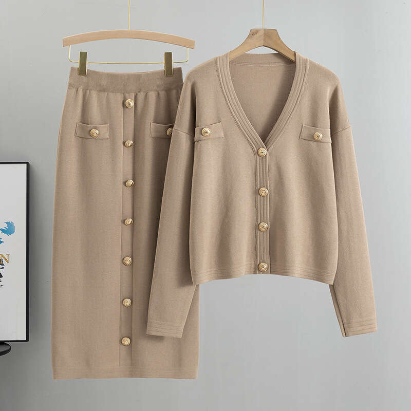 Xiaoxiangfeng Cardigan Sweater Half Body Bag Hip Skirt Two-piece Womens Autumn and Winter New Knitted Set Leisure Time Business Affairs New Arrival
