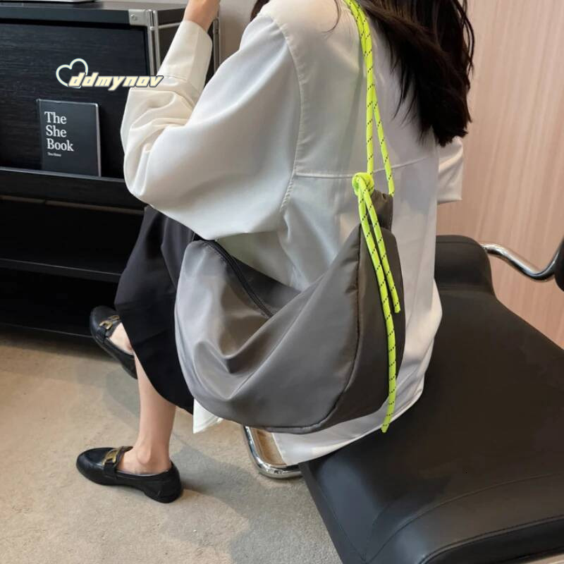 New Nylon Cloth Shoulder Bags Vintage Solid Color Hobos Casual Large Capacity Diagonal Bag Fashion Versatile Women Handbag ddmynov