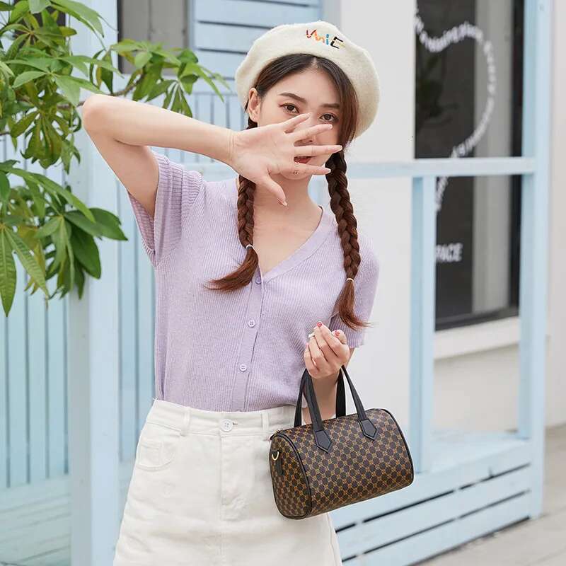 Women's New Trend Fashion Casual Four Leaf Grass Printing Cross Shoulder Pillow Bag Lingge Embroidered Handbag
