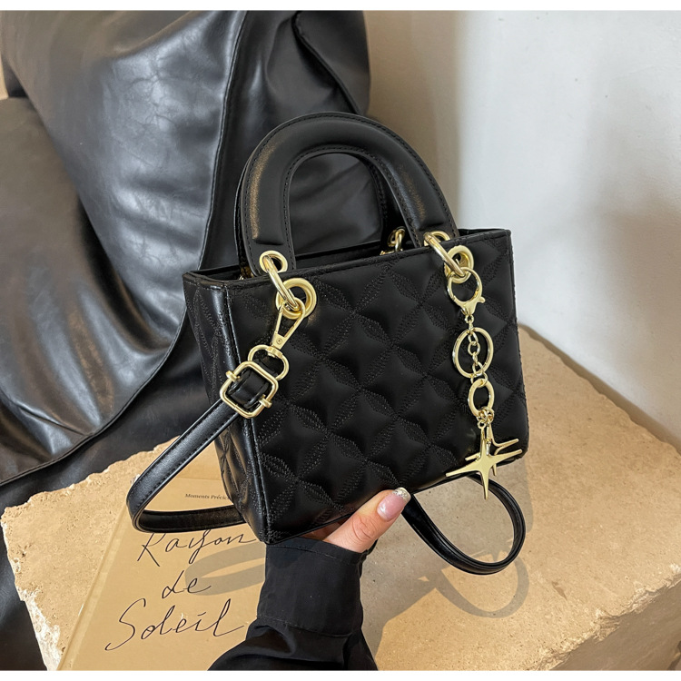 Lady Dai Fei bag new shoulder crossbody bag fashion embroidery line all kinds of handbags foreign flavor
