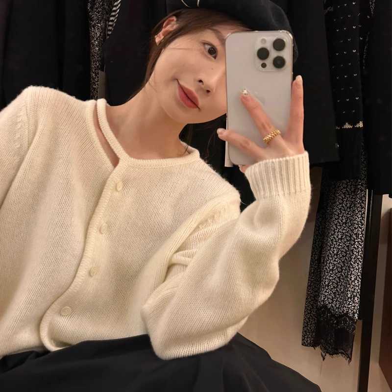 Fashion Sweet Cardigan Korean Sweater Red O Neck Hollowed Out Womens Knitted Tops Spring and Autumn Single Breasted Casual CoatT251125