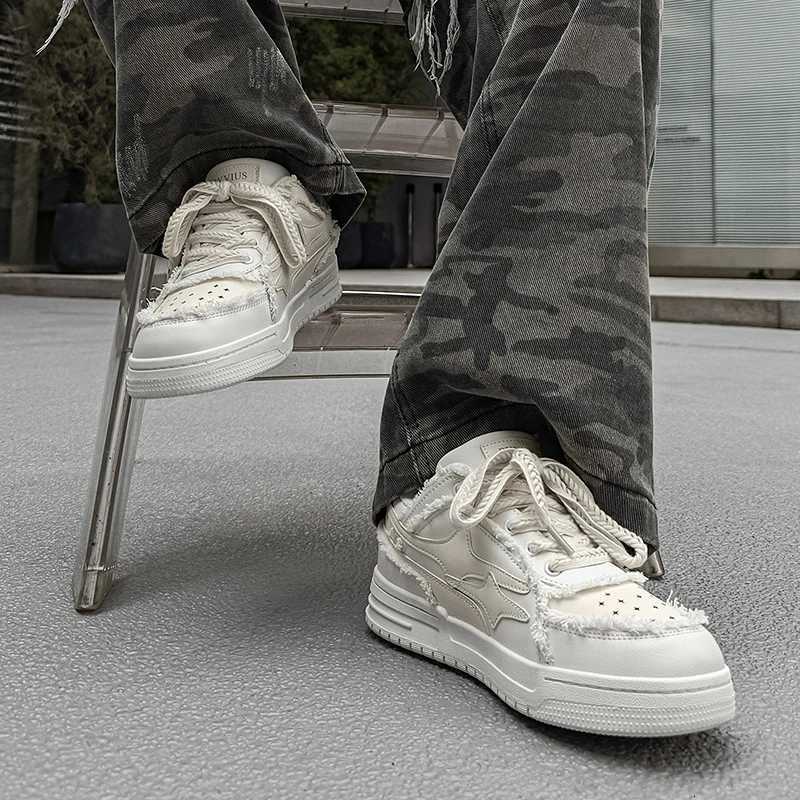 Mens Shoes 2025 New Winter Leather Casual Versatile White Shoes Youth Soft-Soled Height-Increasing Sports Sneakers Y251125