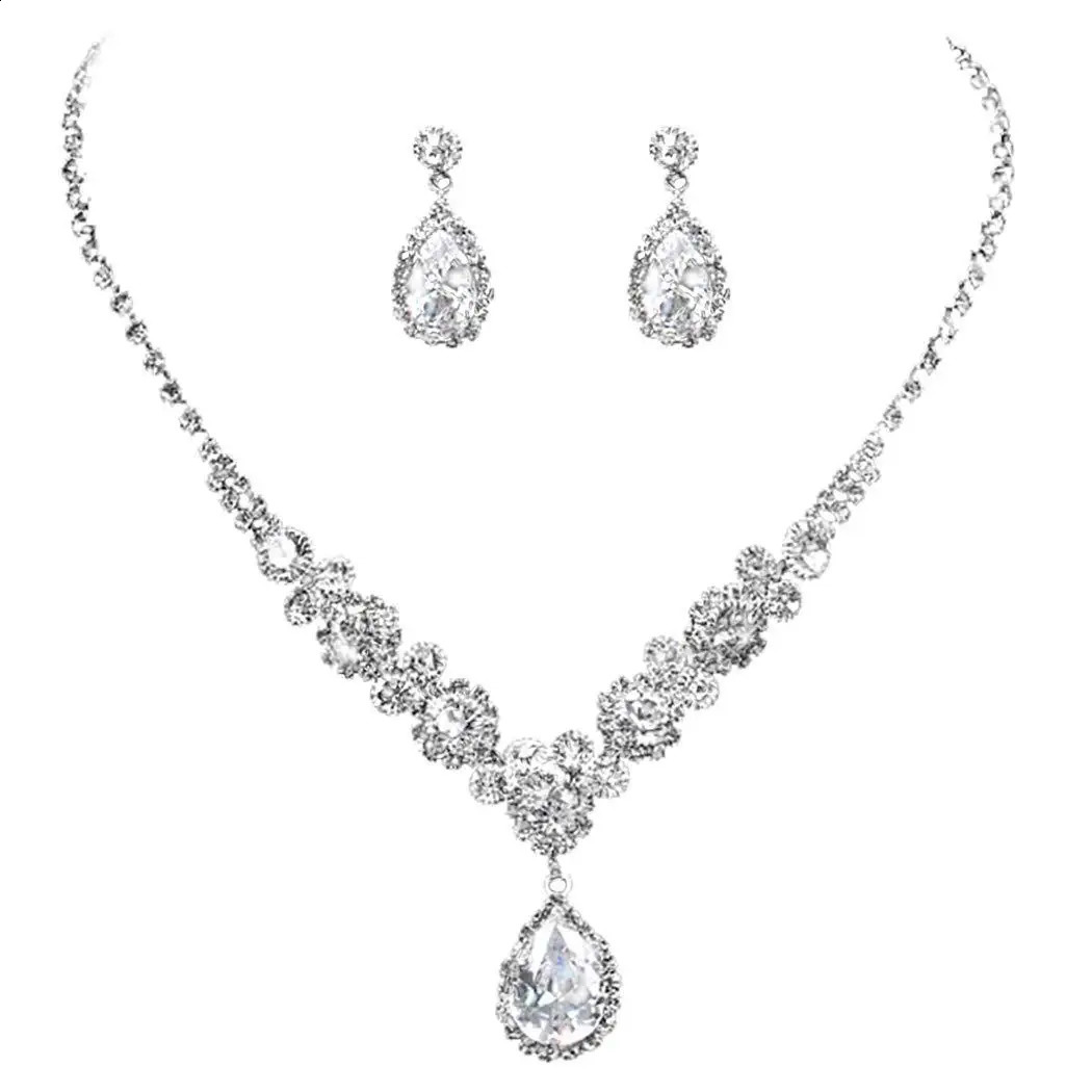 Imitation Diamond Jewelry Set Explosion Flash Pendant Necklace Female Earrings Set 250417