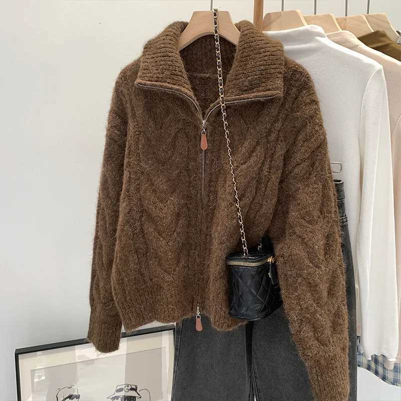Korean Retro Solid Cardigans Jackets Fashion Women Long Sleeve Zipper Turn Down Collar Sweaters Autumn Winter Thicken CardiganT251125