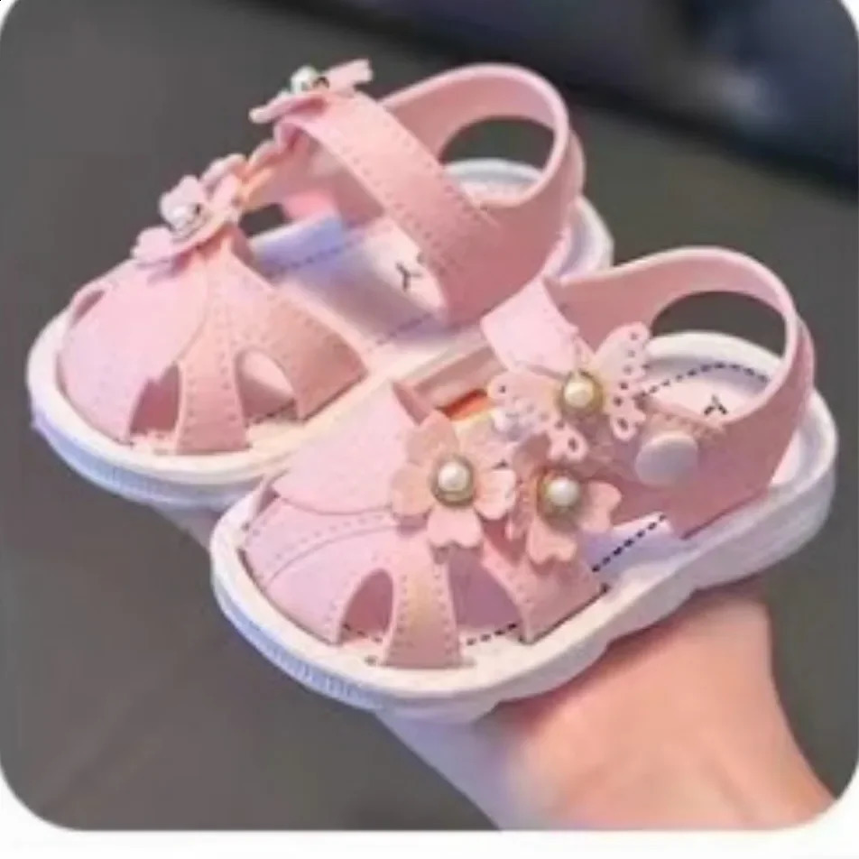 Breathable sports sandals for girls summer sandals casual beach shoes comfortable soft soled childrens shoes fashionable non slip sandals 250424