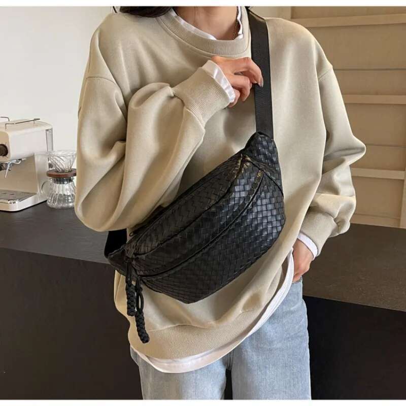 New Crossbody Chest With A High-End Feel, Retro And Niche Design, Super Popular Waist Bag, Sports Small Shoulder Bag