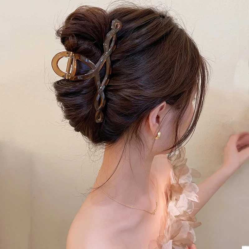 13cm summer large acrylic hair clip Korean shark crab hair clip womens hair clip new oversized hair clipT250425