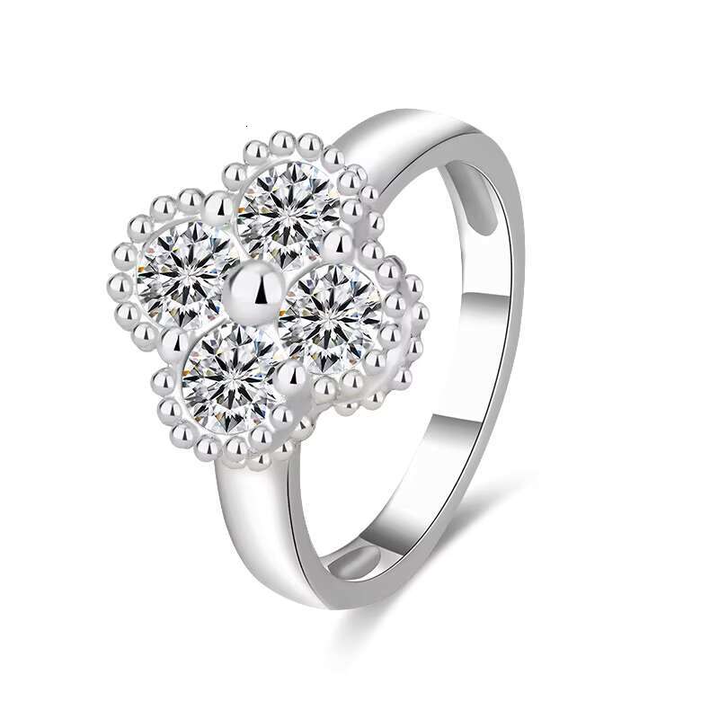 Wholesale Trendy Design Sparkling 4mm Moissanite Pass Diamond Tester GRA Certificate Lucky Moissanite Clovers Ring for Women