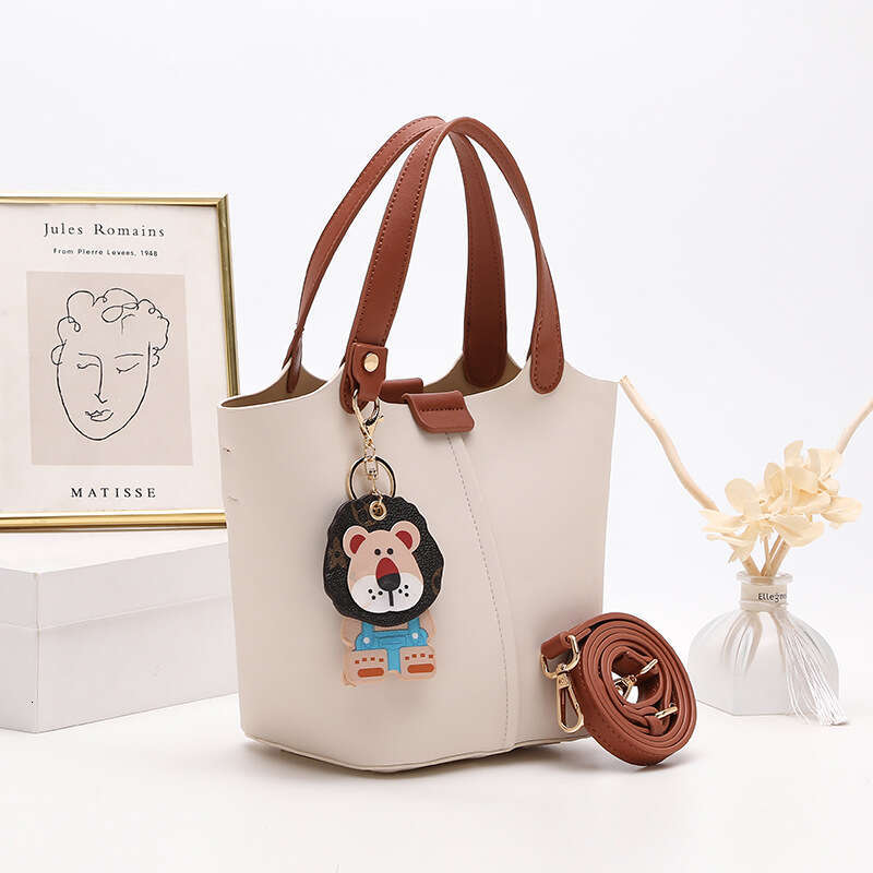 Hong Kong S Popular Bags This Year Women S New Commuting Versatile Basket Water Bucket Bag Tote Crossbody Bag