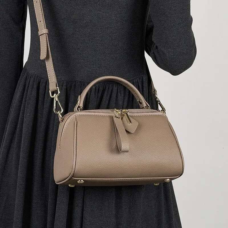 Genuine Leather Ladies' 2024 New Retro Simple Classic Boston Handbag Cowhide Diagonal Shoulder Bag
