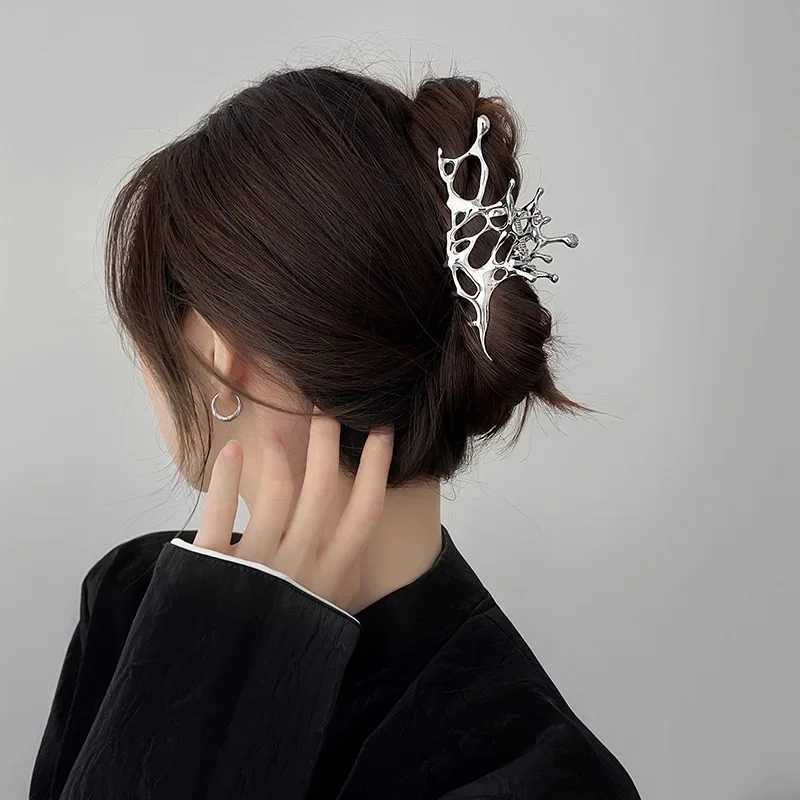 Y2k Geometric Claw Clip Womens Large Metal Silver Korean Fashion Shark Hair Clip Claw Girl Hair AccessoriesT250425
