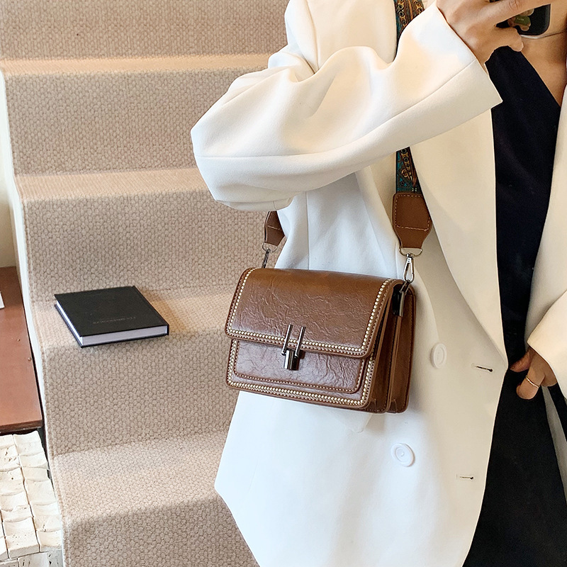 New Free Delivery Designer Shoes By 2025 Autumn Shoulder Crossbody Popular This Year, Niche Design Women's 2024 New Small Square Bag