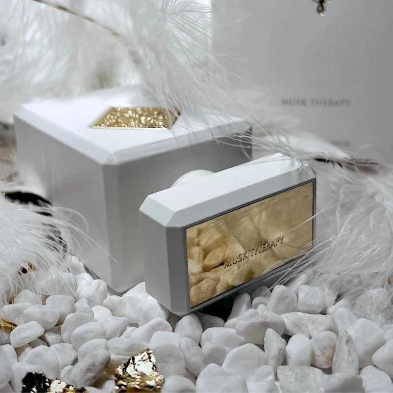 90ML Unisex Perfume Oriental Woody Scent Long Lasting Elegant Charming Fragrance for Men Women Daily Wear C251125