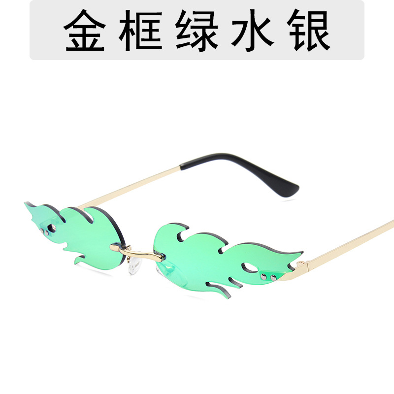 Chic Female Eyewear: Vibrant Silver-Mirrored Sun Shades w/ Shatterproof Glass