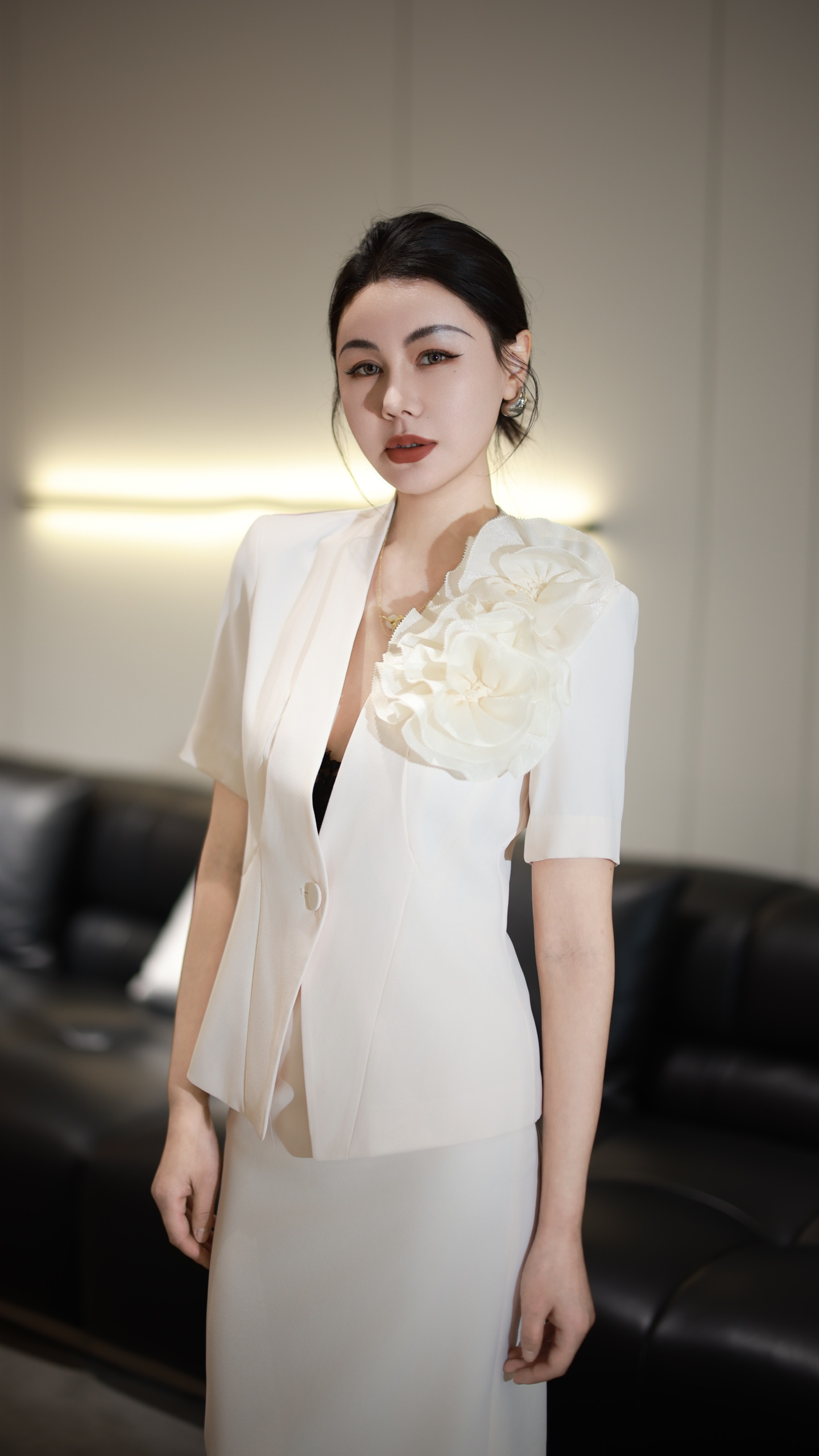 Vogue Paris 2025 Fashion Week Show jacket Customized Fashion Tailored clothing mens and womens Fashion Paris.M42