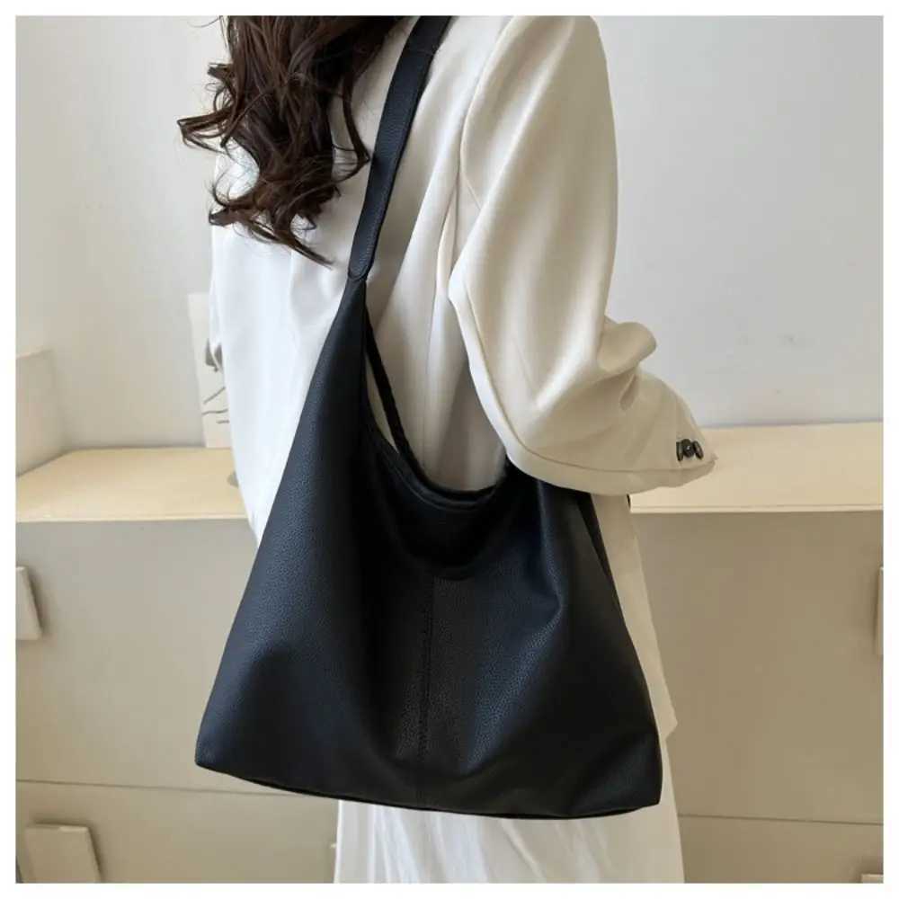 Womens casual soft leather cross body bag retro underwear shoulder bag handbag large capacity handbag W250425