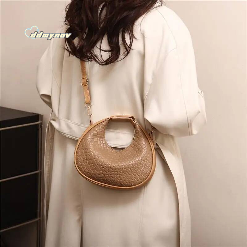 New Fashionable Simple Leisure Commuter Half Moon Retro Handheld Shoulder Carrying Women'S Crossbody Bag ddmynov