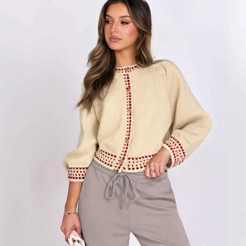Round neck single-breasted Korean gentle womens knitted cardigan fashionable and exquisite loose casual womens sweater jacketT251125