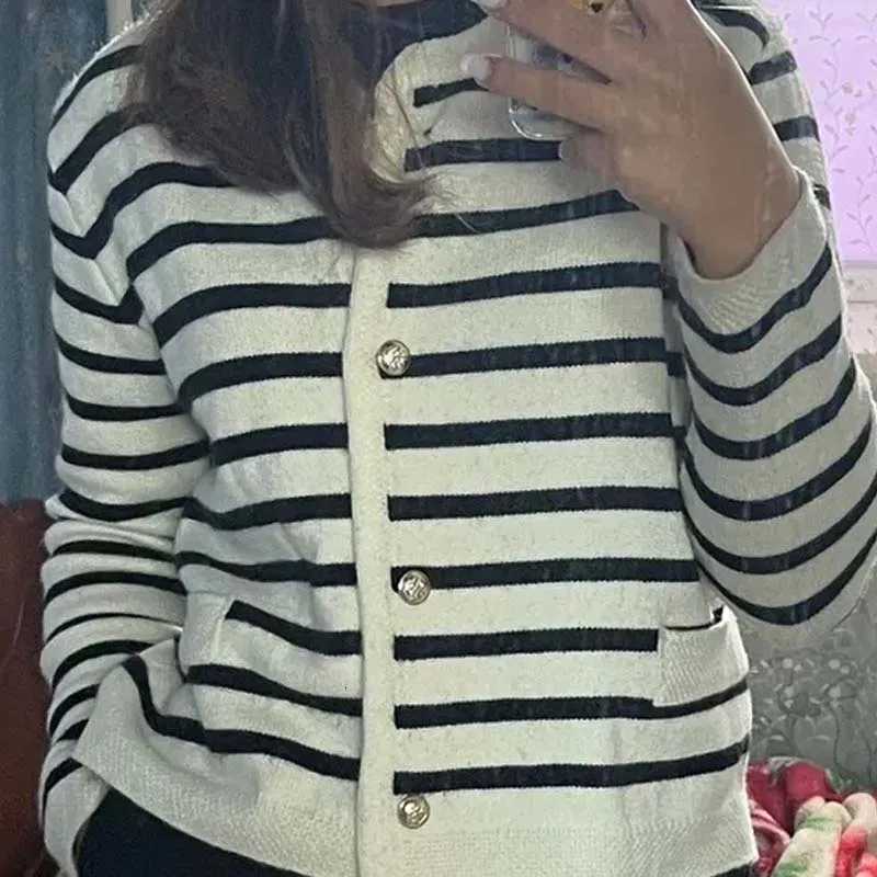 Women Spring Autumn Sweaters O-Neck Stripe Knitted Cardigan Ladies Fashion Long Sleeve Casual Short Tops Korean Style OuterwearT251125
