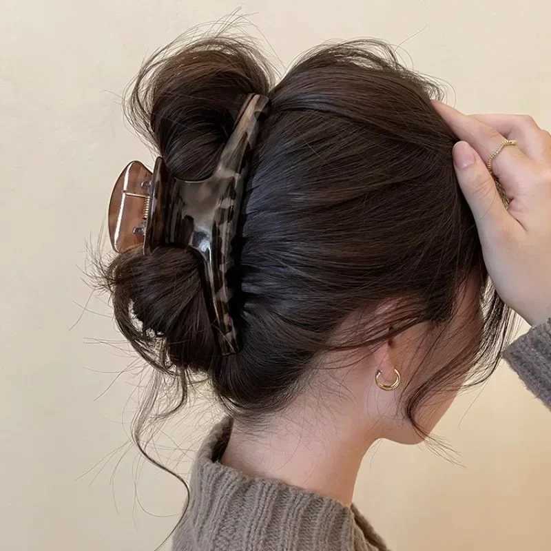 2024 New Fashion Acrylic Curved Hairclip Headpiece Leopard Pattern Large Hairclip Shark Clip Female HairclipT250425
