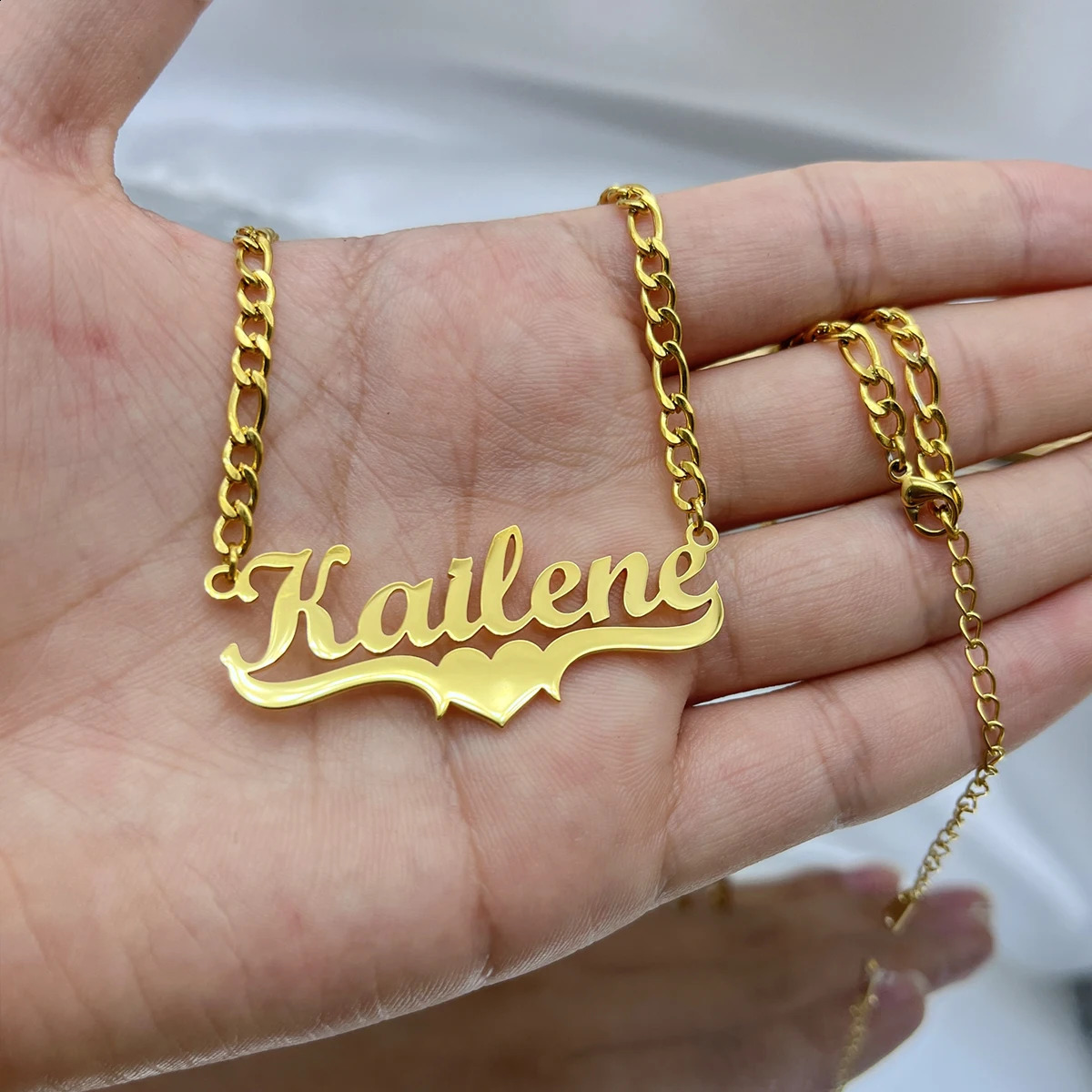 Stainless Steel Custom Necklace Plated 18K Gold Figaro Chain Custom Heart Name Necklace for Women Gift Custom Jewelry 250425