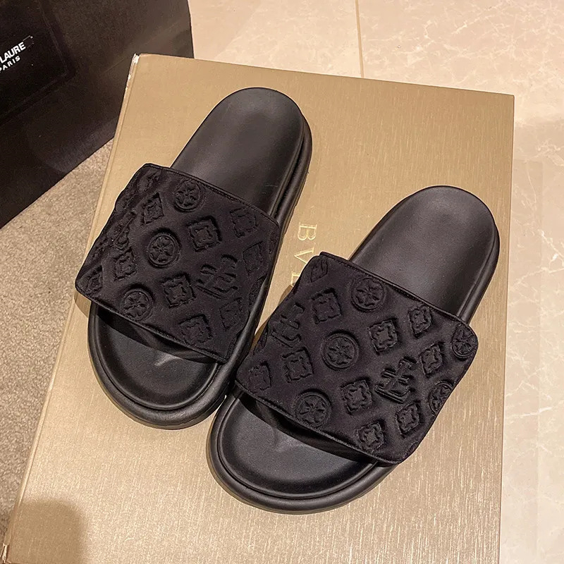 hot free shipping designer slippers womans outdoor indoor casual sandals breathable black white fashion Flat sliders