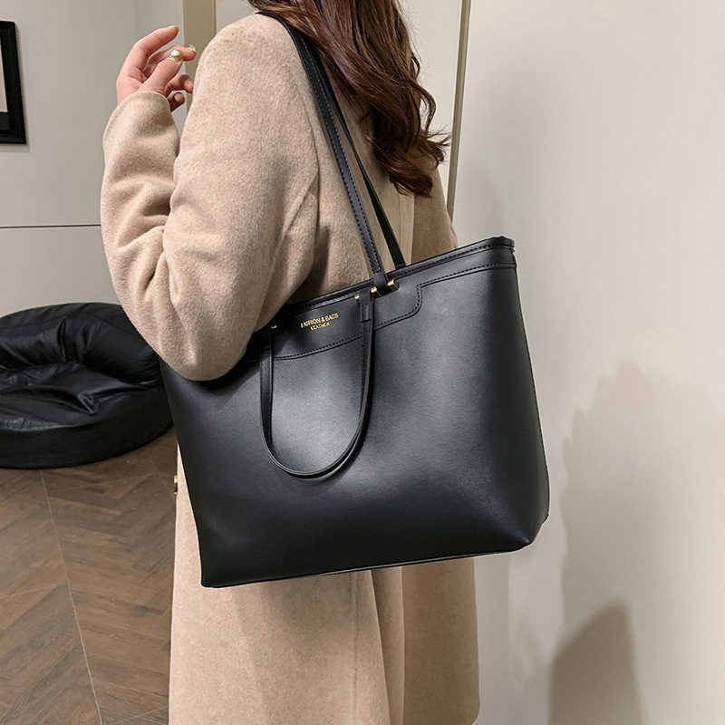 New Free Delivery Designer Shoes By 2025 Leisure Commuting Large Capacity For Women 2024 New Autumn And Winter Denim Shoulder Bag, College Student Tot
