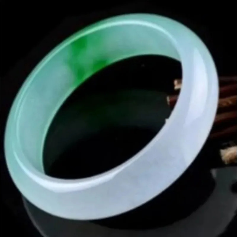 Wholesale Quartz Rock Jade Bracelet Ice Flower Womens Flat Strip Jade Bracelet. 250424