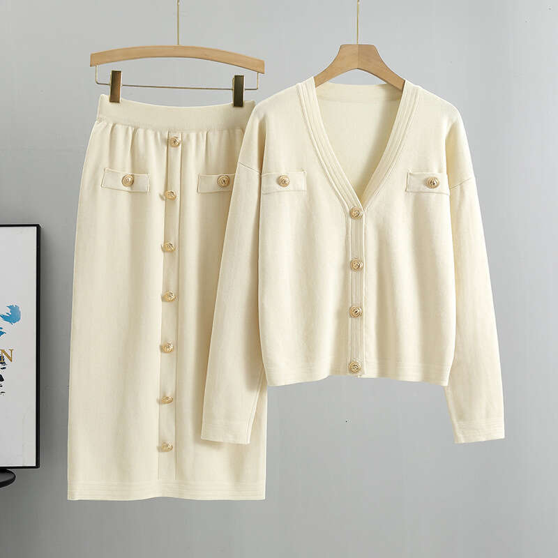 Xiaoxiangfeng Cardigan Sweater Half Body Bag Hip Skirt Two-piece Womens Autumn and Winter New Knitted Set Leisure Time Business Affairs New Arrival