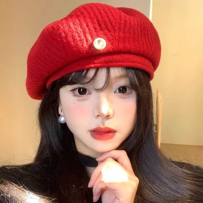 New High-quality Christmas Red Knitted Berets for Women Autumn Winter Travel Warm and Versatile Atmosphere Elegant Painter Hat J251125