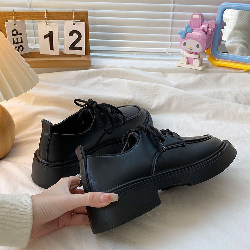 Wearing skirts, small leather shoes, women's 2024 Spring and Autumn new British style student versatile lace up thick sole height increasing sing