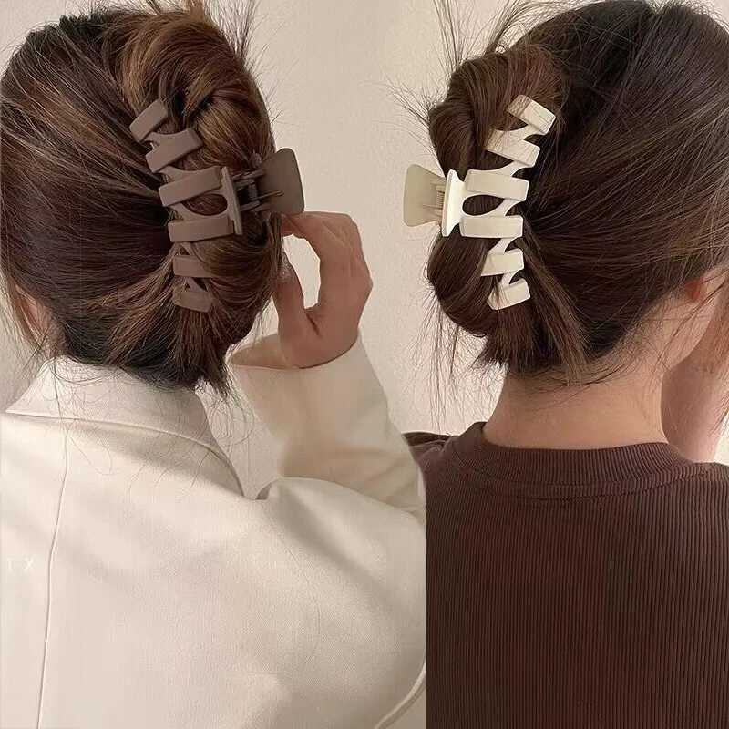 13cm summer large acrylic hair clip Korean shark crab hair clip womens hair clip new oversized hair clipT250425