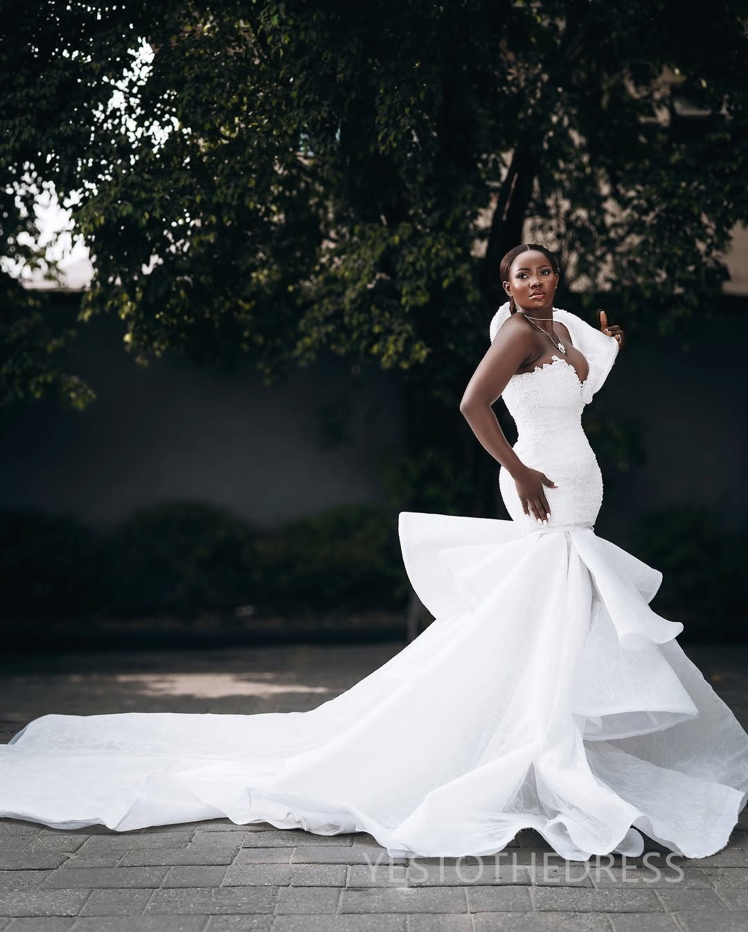 2024 Plus Size African Mermaid Wedding Dress Bridal Gowns For Bride Illusion One Shoulder Tiered Beaded Lace Rhinestones Wedding Gowns For Black Women