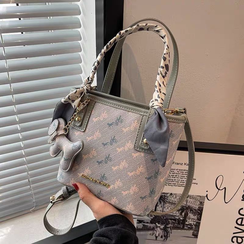 New Free Delivery Designer Shoes By 2025 French High-End Texture Niche Portable Versatile Small For Women's 2022 New Trendy Summer Cross Body Buc