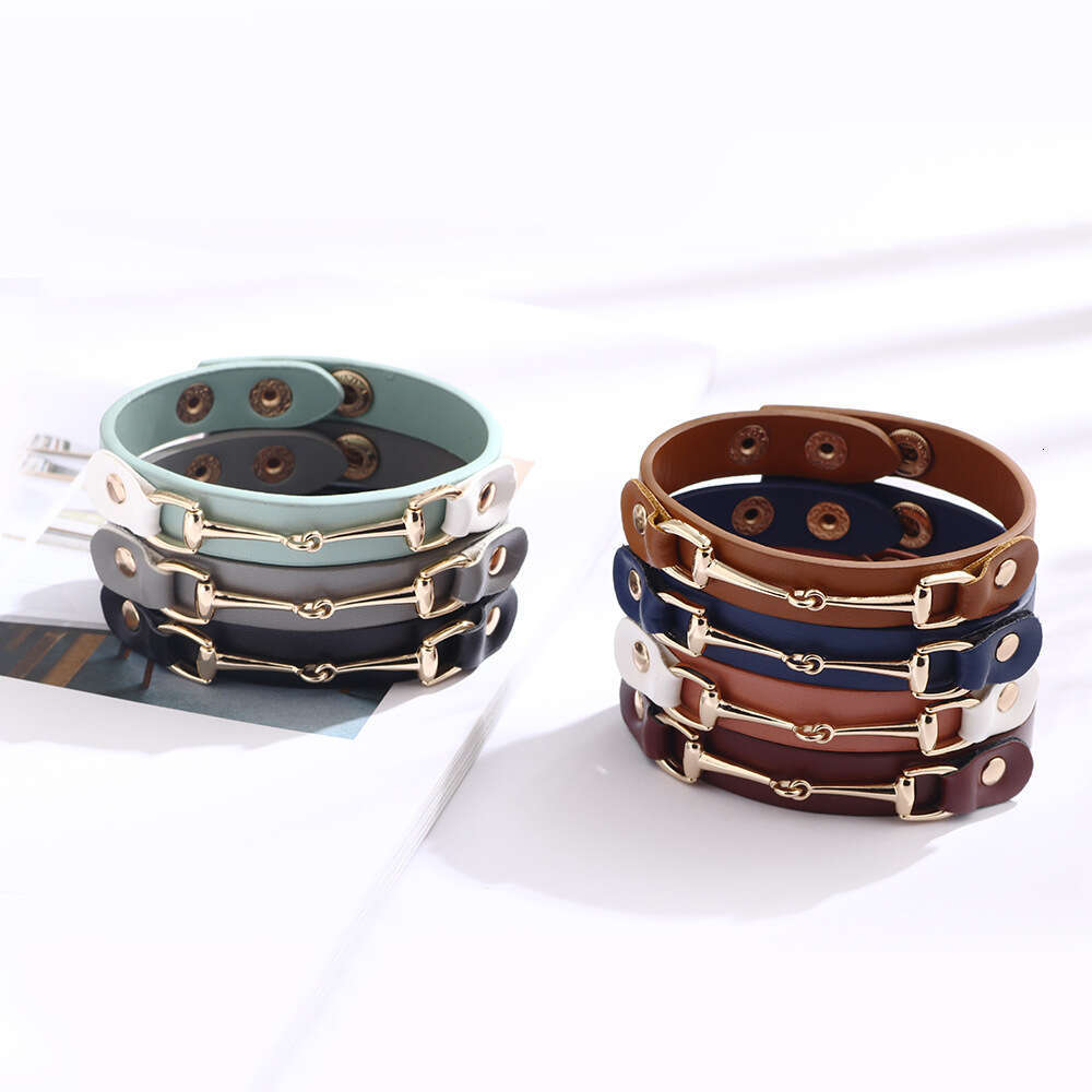 Temu alloy bracelet is fashionable minimalist. Bracelet can be adjusted with a horseshoe buckle, making it versatile and luxurious for women