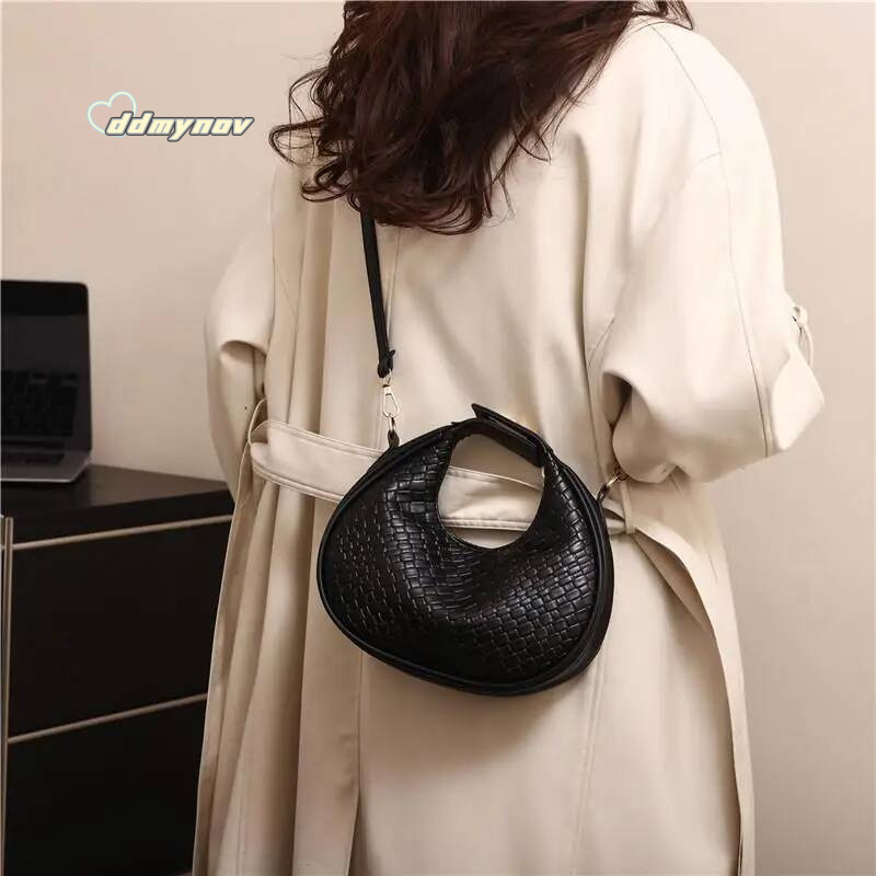 New Fashionable Simple Leisure Commuter Half Moon Retro Handheld Shoulder Carrying Women'S Crossbody Bag ddmynov