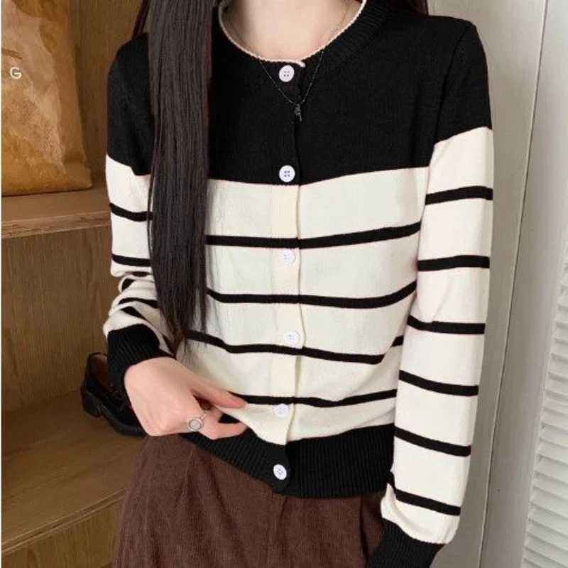 Striped Contrast Button Fashion Cardigan Spring Autumn New Long Sleeve All-match Casual Sweaters Vintage Lazy Women ClothingT251125