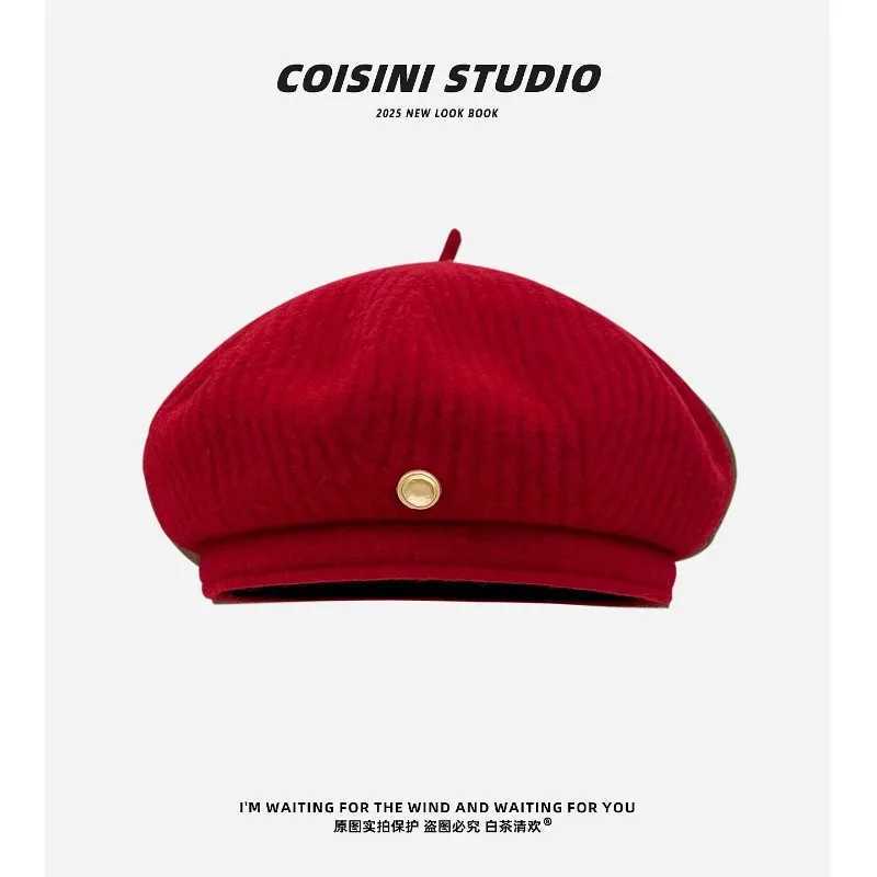 New High-quality Christmas Red Knitted Berets for Women Autumn Winter Travel Warm and Versatile Atmosphere Elegant Painter Hat J251125