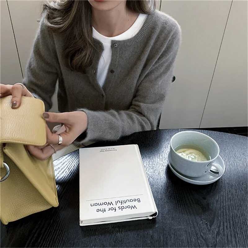 2025 New Loose Womens round Neck Short Knitted Cardigan Autumn Winter New Style Small Size Open Front Sweater OuterwearT251125