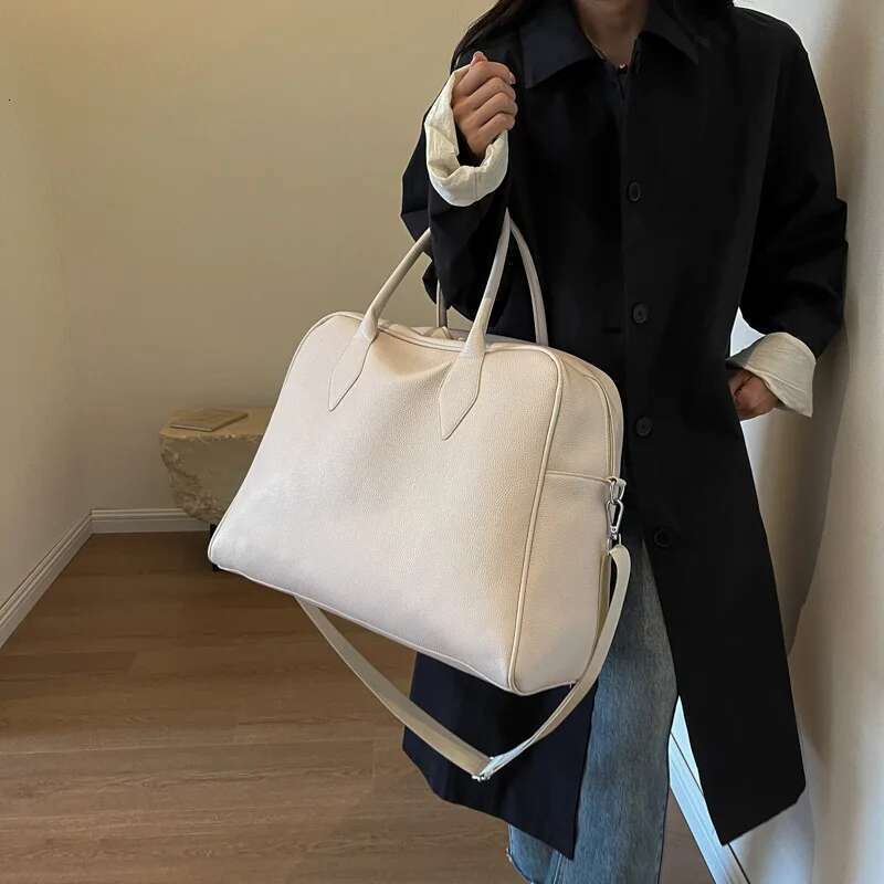 Designer Bag Short Distance Women's Casual Large Travel Bags For Women Big Sports Travelling Solid Board Leather Bag