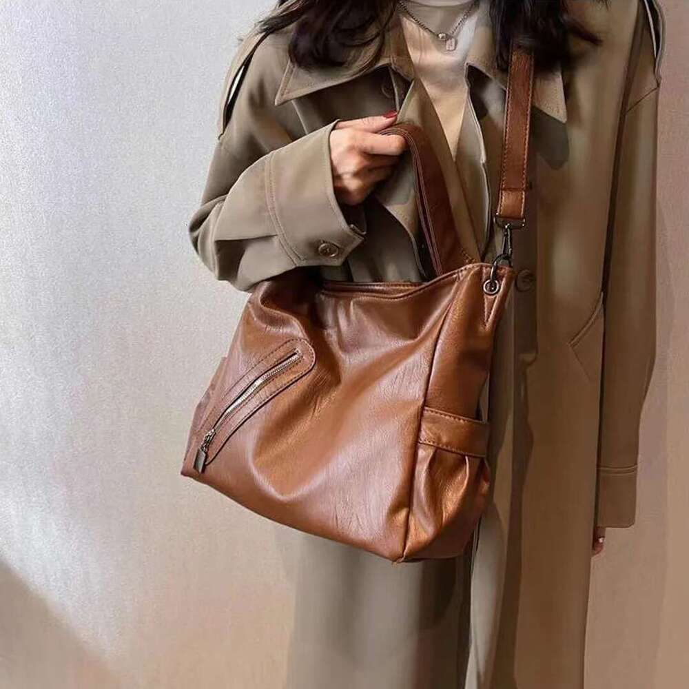 Designer Bag New Large Capacity Shoulder For Women's Fashion Versatile Texture Elegant Temperament Handbag Advanced Sensory Qintuote Bag