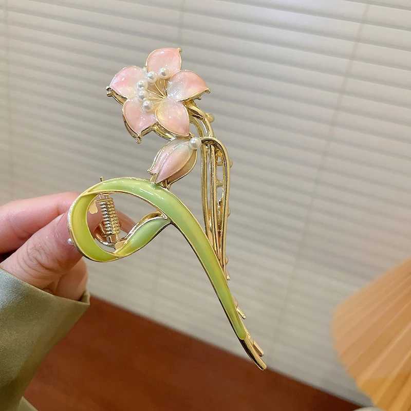 Womens Fashion Metal Flower Hair Claw Elegant Lily Shark Hair Clip Girls Sweet Geometry Ponytail Hair AccessoriesT250425