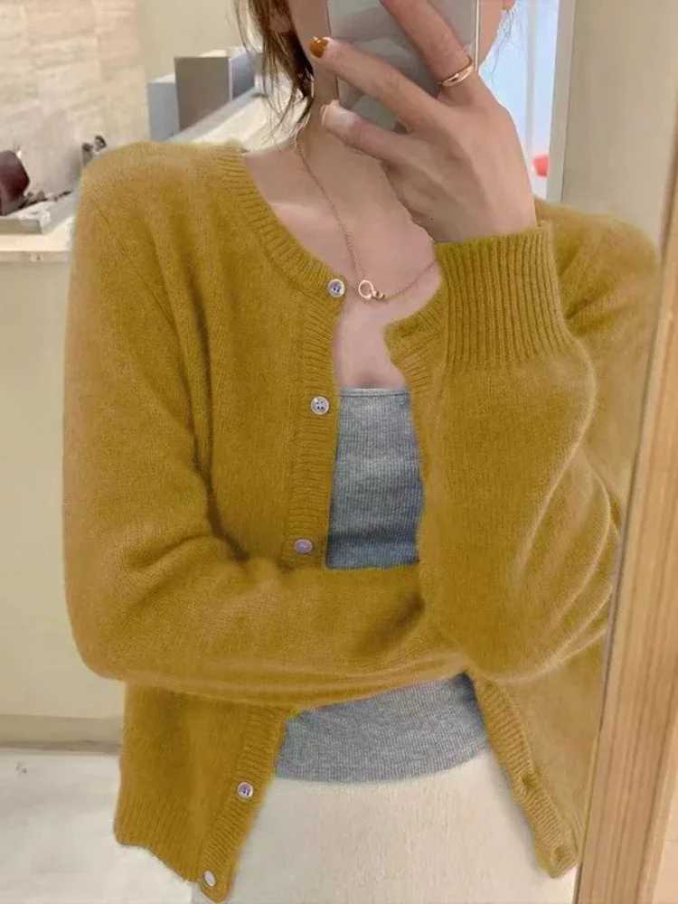 2025 Long Sleeve Vintage Y2k Tops Korean Knitted Cardigan Womens Autumn Winter Fashion O-Neck Versatile Slimming Basis SweaterT251125