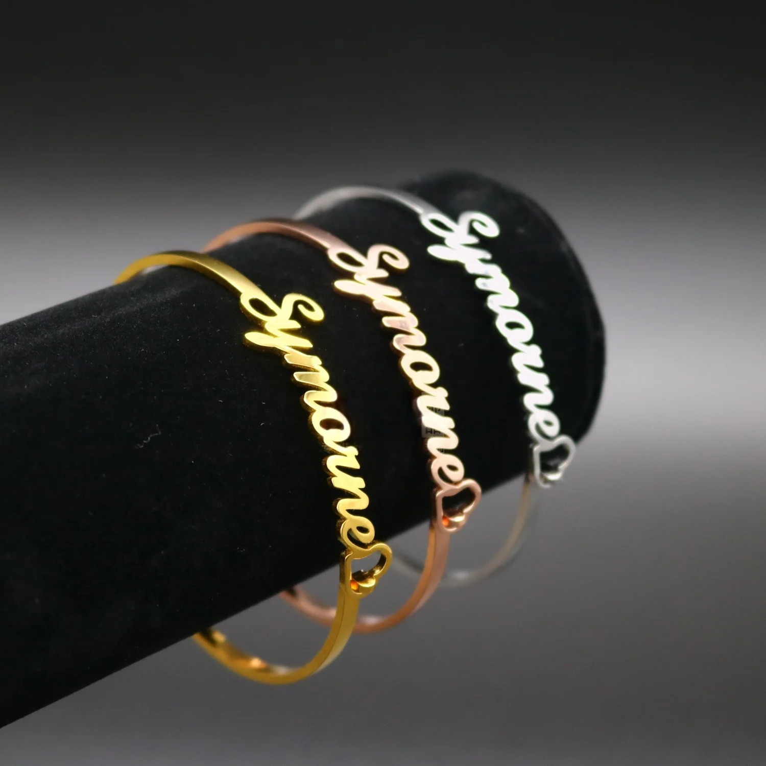 Customized stainless steel name ring bracelet with adjustable English name for couples. Customized gold-plated bracelet jewelry gift 250422